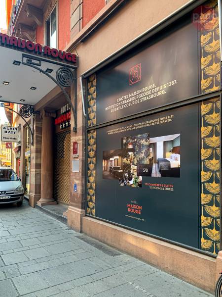 Vitrophanie éphémère pour les travaux de l’Hôtel Maison Rouge à Strasbourg